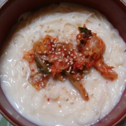 韓国留学中、コングクスが好きで、久しぶりに食べたくなり、作ってみました！！
最近、豆乳メーカーを買ったので、豆乳は手作りです＾－＾